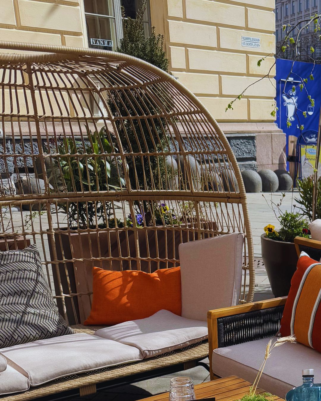 Happy Midsummer! ☀️
Hansa Café Bar & Terrace is the perfect spot to enjoy cold drinks, tasty bites, and the best summer vibes in central Helsinki.
On Friday and Saturday evenings, our DJ brings the energy – join us for unforgettable midsummer!
#HansaCaféBar #NHCollectionHelsinkiGrandHansa #HelsinkiTerrace #SummerVibes #DJNights #HelsinkiSummer #midsummer #Juhannus