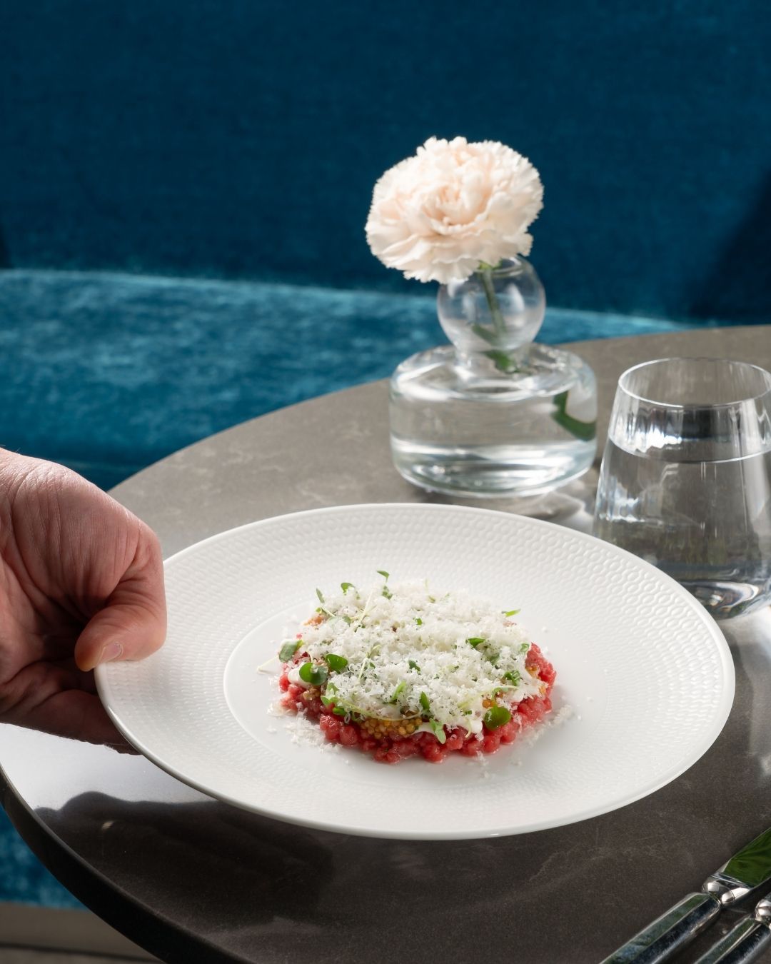 Dinner Menu available daily from 4 PM to 10 PM 🍴
Discover a selection of exquisite dishes, such as...
Tartar from local beef with horseradish and dijon mayonnaise
Salmon crudo, ponzu soy & jalapeño mayonnaise
Grand Hansa Burger
Cheese platter
Just a few examples from our carefully crafted dinner offerings.
#HelsinkiRestaurants #HansaCafeBarBrasserie #RestaurantsHelsinki #NHCollectionHelsinkiGrandHansa