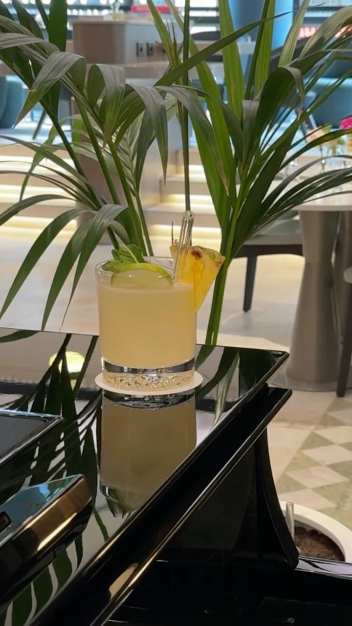 Hansa Café Bar & Brasserie – the most central afterwork spot! 🍸
Classic cocktails, brasserie-style food & city buzz.
#HansaCafeBarBrasserie #BrasserieBites #CityCocktails #NHCollectionHelsinkiGrandHansa #HelsinkiAfterWork #HelsinkiRestaurants