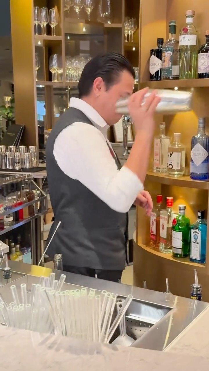 🍸 It’s time for classic cocktails!
From Sunday to Thursday, enjoy our weekly changing cocktail for €12.50.
This week’s special: the timeless Hemingway Daiquiri.
#HansaCafeBarBrasserie #CityCocktails #NHCollectionHelsinkiGrandHansa #HelsinkiAfterWork #HelsinkiRestaurants