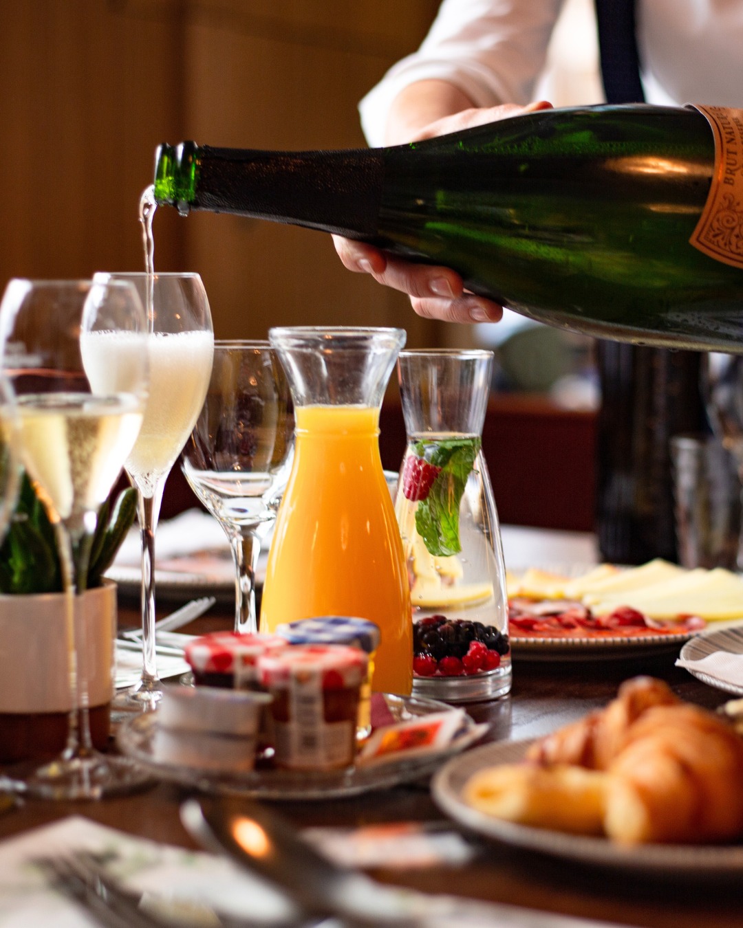 Happy Father’s Day! ✨

Wishing a warm and wonderful day to all fathers, grandfathers and everyone celebrating.

#HansaCafeBarBrasserie #NHCollectionHelsinkiGrandHansa