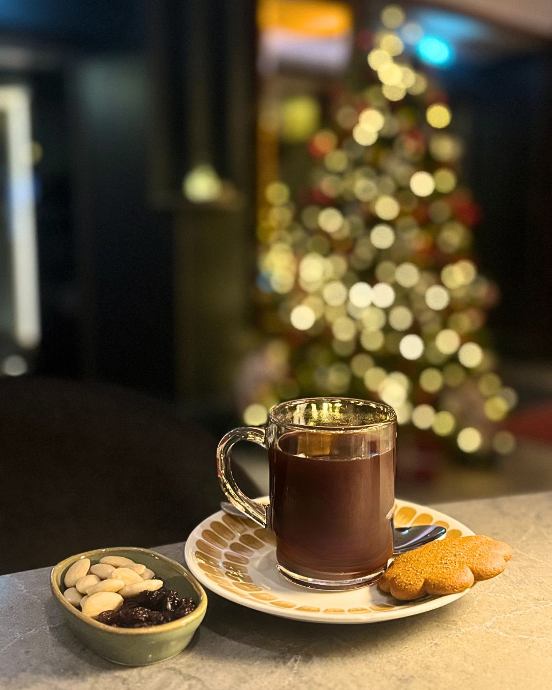 Stop by Hansa Café Bar & Brasserie after work or during a shopping break and treat yourself to our house-made mulled wine. 

Pair it with festive sweet bites prepared by our pastry chef – the perfect moment to pause, unwind, and enjoy the spirit of the season. ✨

#HansaCafeBarBrasserie #GrandHansaGlögi